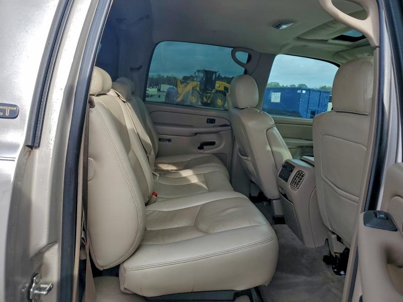Photo 10 from auction – 2005 CHEVROLET AVALANCHE with VIN 3GNEC12Z15G136520