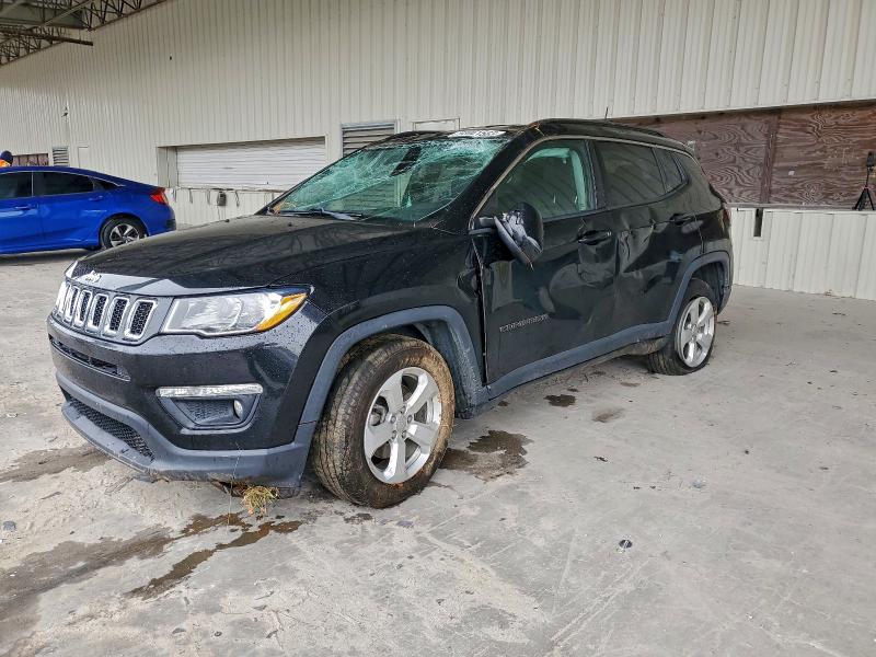 JEEP COMPASS LA 2019 with VIN 3C4NJCBB0KT699395 - Photo from auction