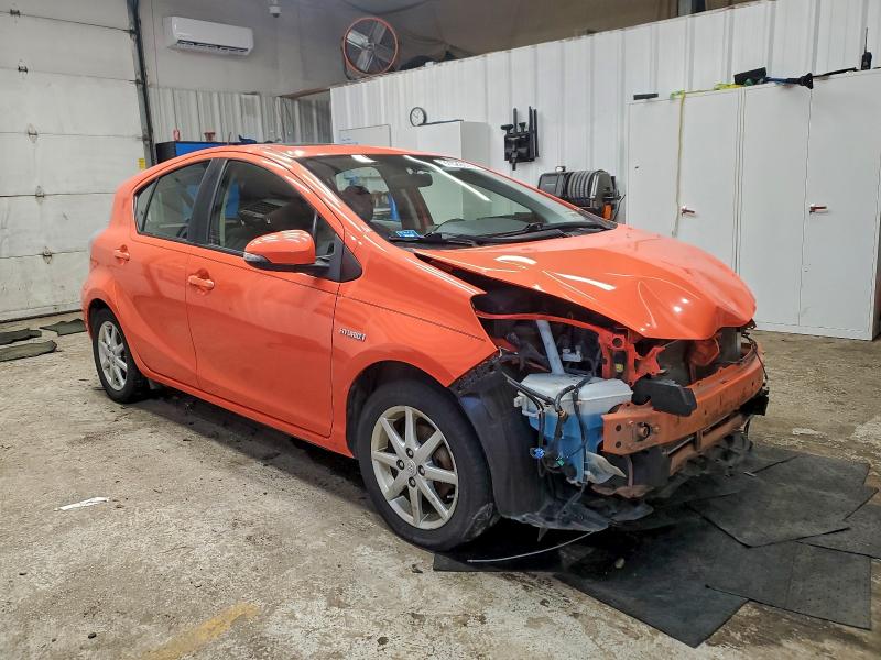 Photo 4 from auction – 2013 TOYOTA PRIUS C with VIN JTDKDTB33D1049490