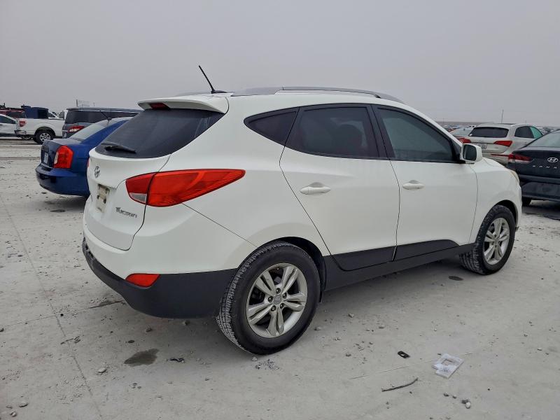 Photo 3 from auction – 2011 HYUNDAI TUCSON GLS with VIN KM8JU3AC9BU220182