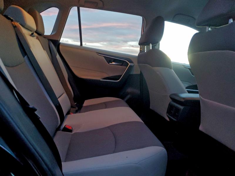 Photo 11 from auction – 2020 TOYOTA RAV4 XLE with VIN 2T3P1RFV7LC076402
