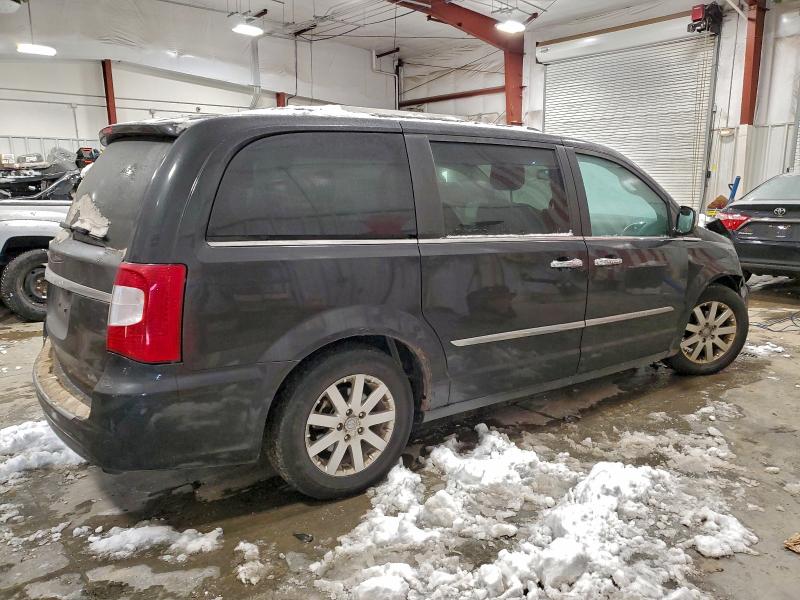 Photo 3 from auction – 2011 CHRYSLER TOWN & COU with VIN 2A4RR8DG4BR714090