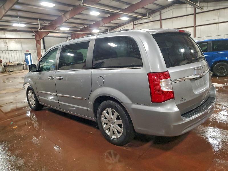 Photo 2 from auction – 2014 CHRYSLER TOWN & COU with VIN 2C4RC1BGXER413409