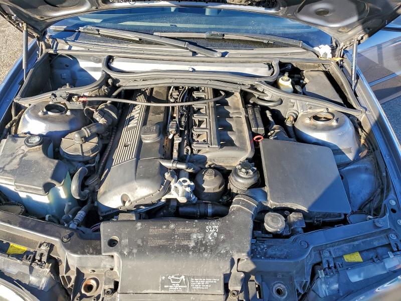 Photo 11 from auction – 2004 BMW 325 with VIN WBABW33464PG98134