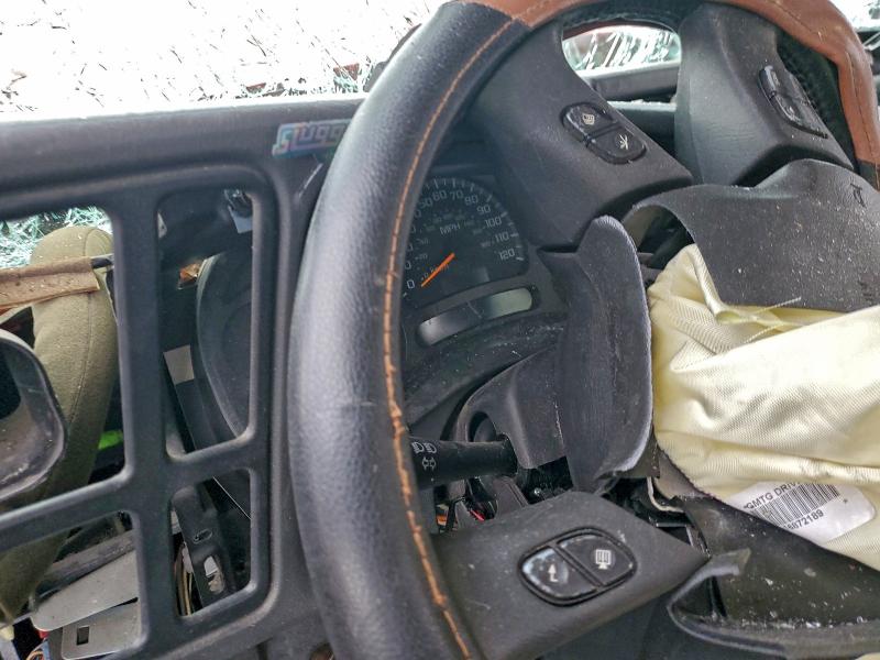 Photo 9 from auction – 2003 CHEVROLET SILVERADO with VIN 2GCEK19T831148439