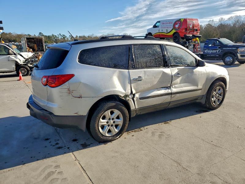Photo 3 from auction – 2012 CHEVROLET TRAVERSE L with VIN 1GNKRFEDXCJ144481