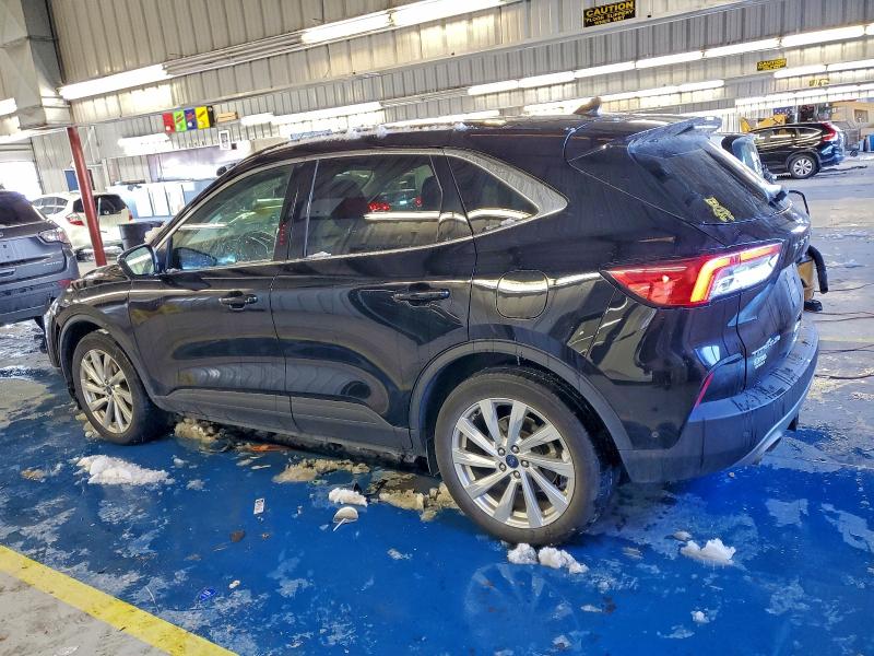 Photo 2 from auction – 2022 FORD ESCAPE TIT with VIN 1FMCU9DZ6NUB23375