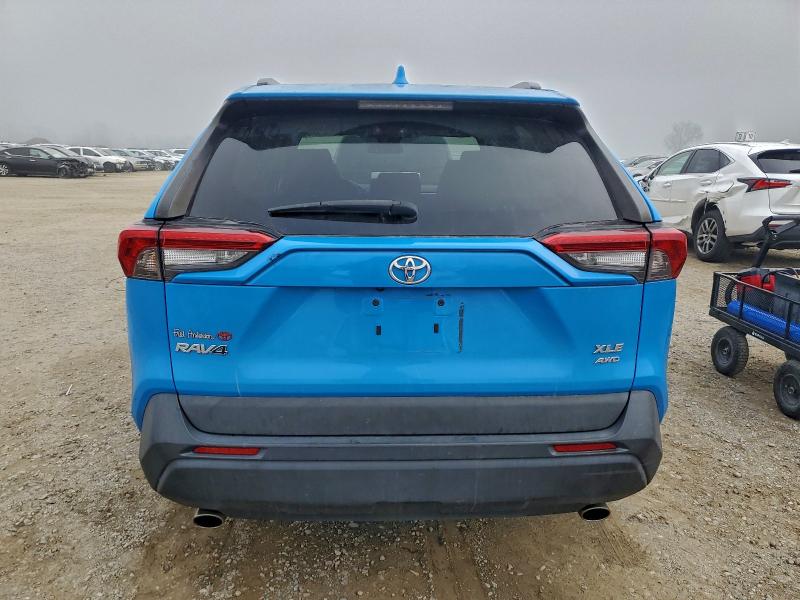 Photo 6 from auction – 2021 TOYOTA RAV4 with VIN 2T3P1RFV1MW156682