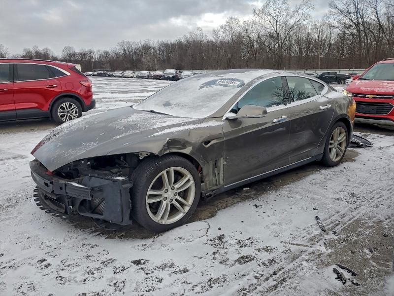 TESLA MODEL S 85 2015 with VIN 5YJSA1H25FF097630 - Photo from auction