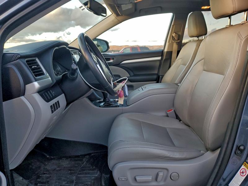 Photo 7 from auction – 2015 TOYOTA HIGHLANDER with VIN 5TDJKRFH5FS165791