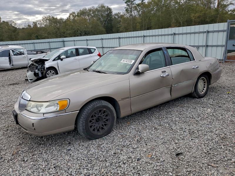 Photo 1 from auction – 2001 LINCOLN TOWN CAR E with VIN 1LNHM81W01Y628731