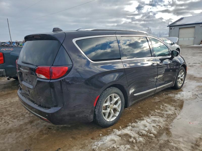 Photo 3 from auction – 2018 CHRYSLER PACIFICA T with VIN 2C4RC1EG9JR187174