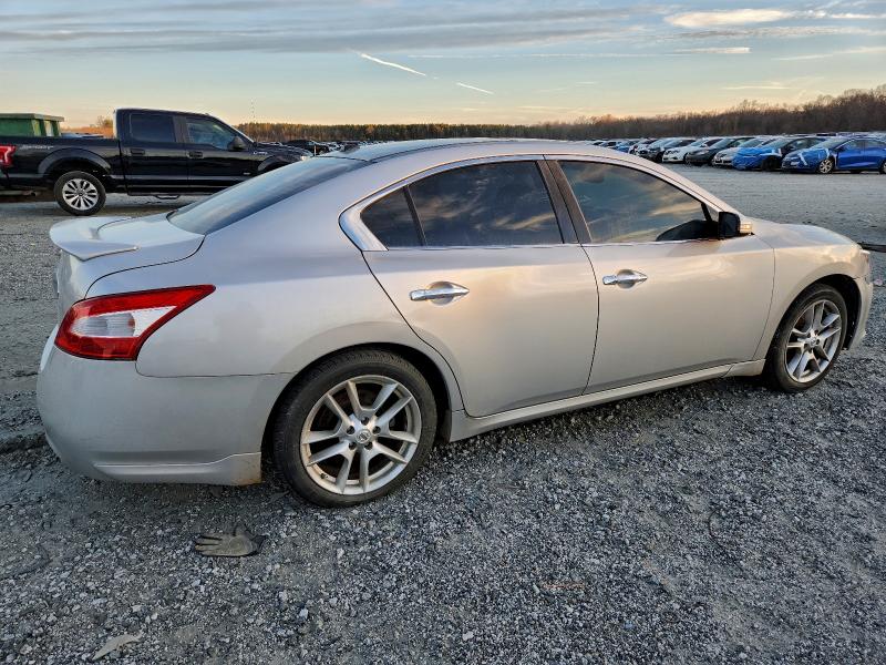 Photo 3 from auction – 2011 NISSAN MAXIMA S with VIN 1N4AA5AP7BC853917
