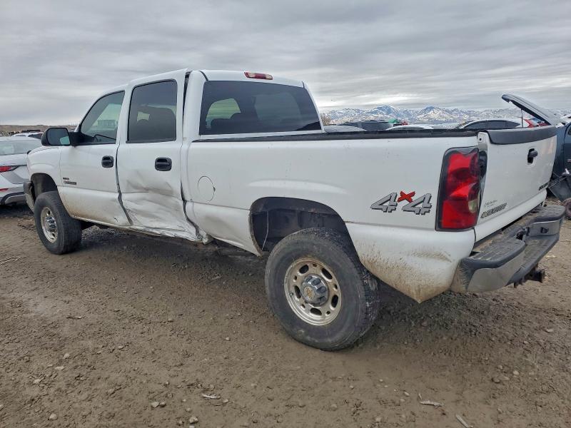 Photo 2 from auction – 2004 CHEVROLET SILVERADO with VIN 1GCHK232X4F258292