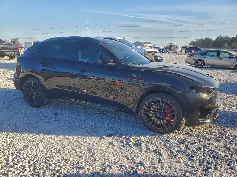 Photo 4 from auction – 2022 MASERATI LEVANTE TR with VIN ZN661ZUT3NX395305