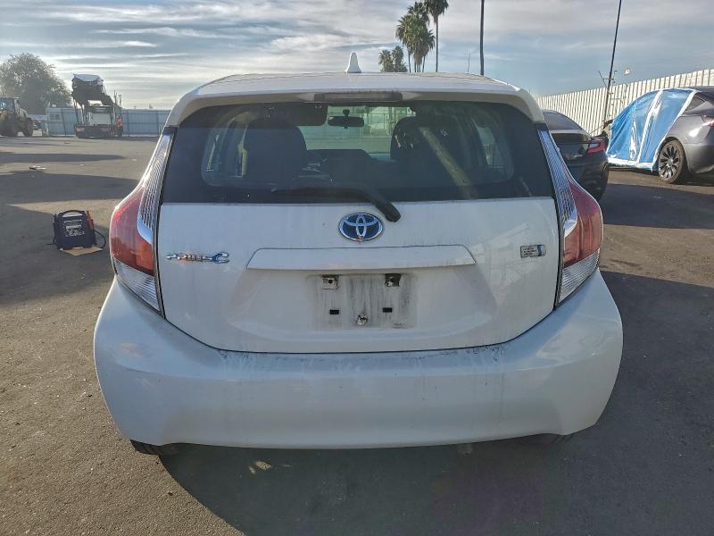 Photo 6 from auction – 2015 TOYOTA PRIUS C with VIN JTDKDTB33F1580787