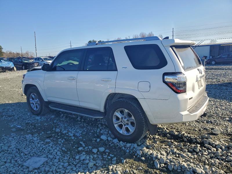 Photo 2 from auction – 2018 TOYOTA 4RUNNER with VIN JTEZU5JR4J5173283