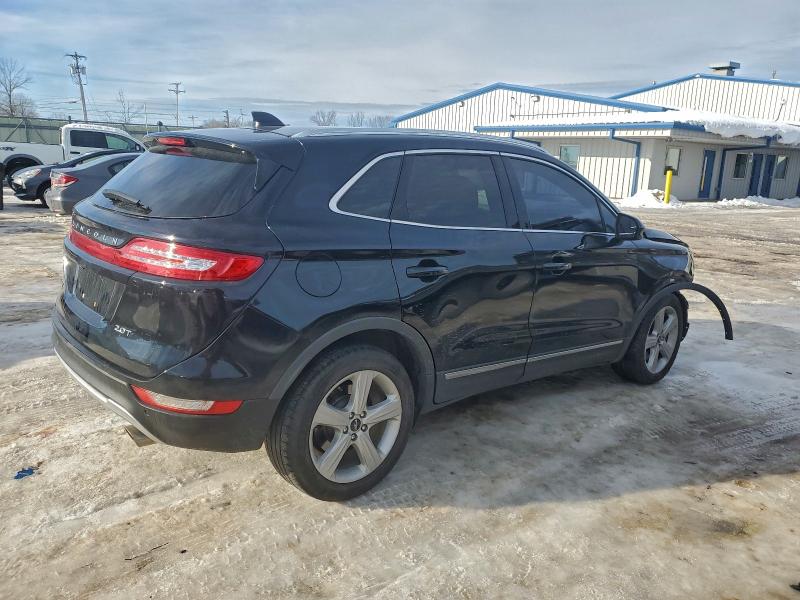 Photo 3 from auction – 2017 LINCOLN MKC PREMIE with VIN 5LMCJ1C92HUL20489