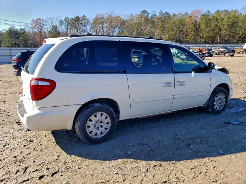 Photo 3 from auction – 2005 CHRYSLER TOWN & COU with VIN 2C4GP44R65R180169