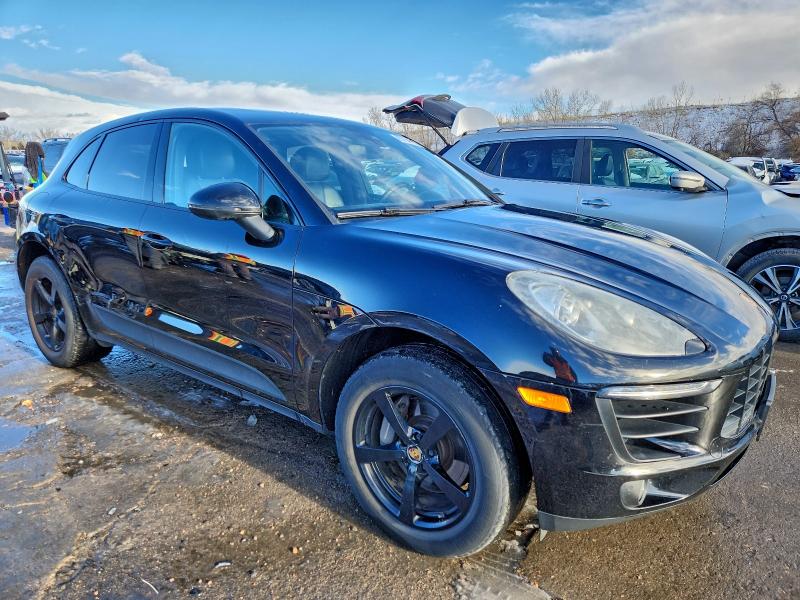 Photo 4 from auction – 2017 PORSCHE MACAN with VIN WP1AA2A55HLB04211