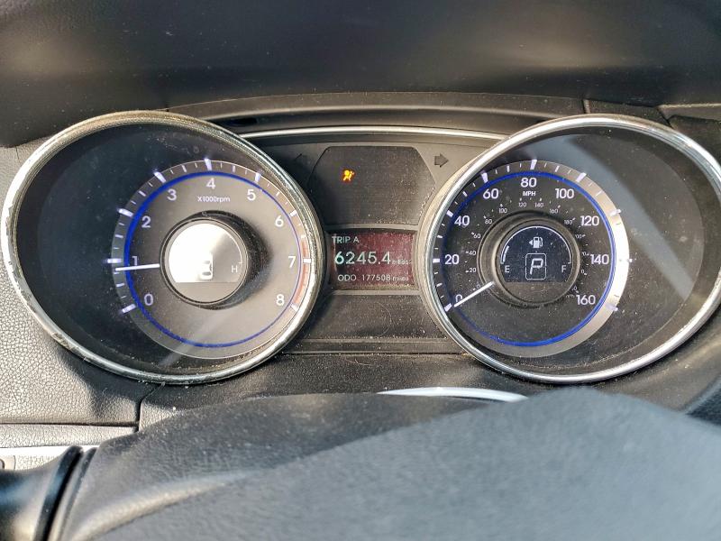 Photo 9 from auction – 2011 HYUNDAI SONATA SE with VIN 5NPEC4AC9BH129678