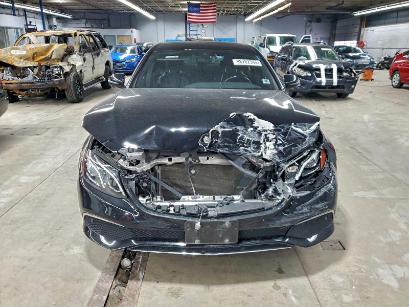 Photo 5 from auction – 2019 MERCEDES-BENZ E 300 4MAT with VIN WDDZF4KB2KA543784