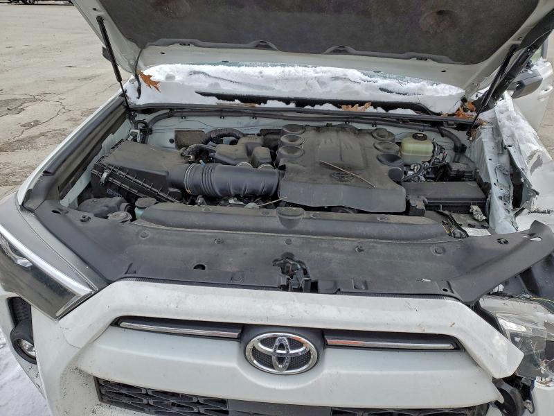 Photo 12 from auction – 2022 TOYOTA 4RUNNER SR with VIN JTEMU5JR8N6015569