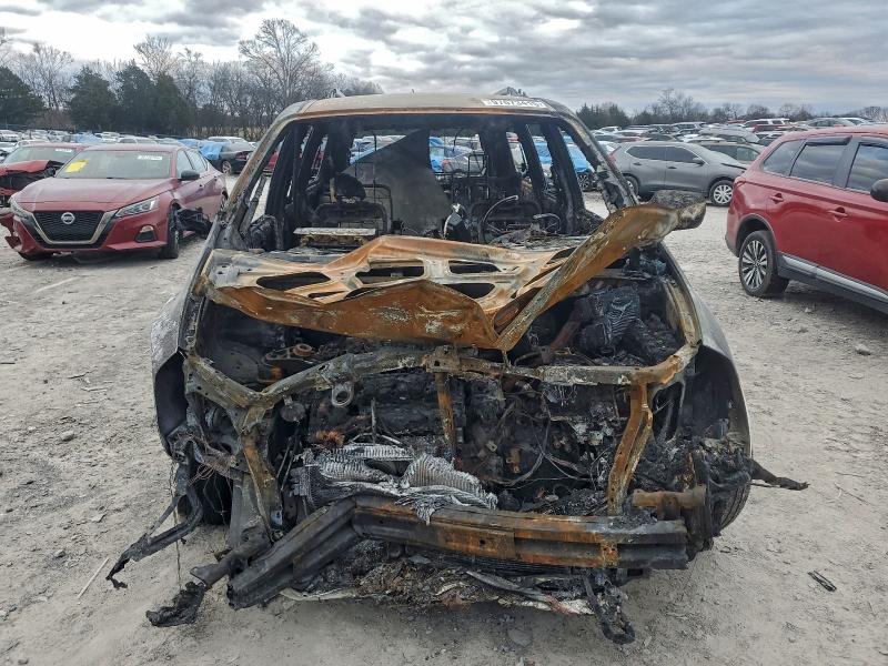 Photo 5 from auction – 2014 KIA SEDONA with VIN KNDMG4C7XE6589365
