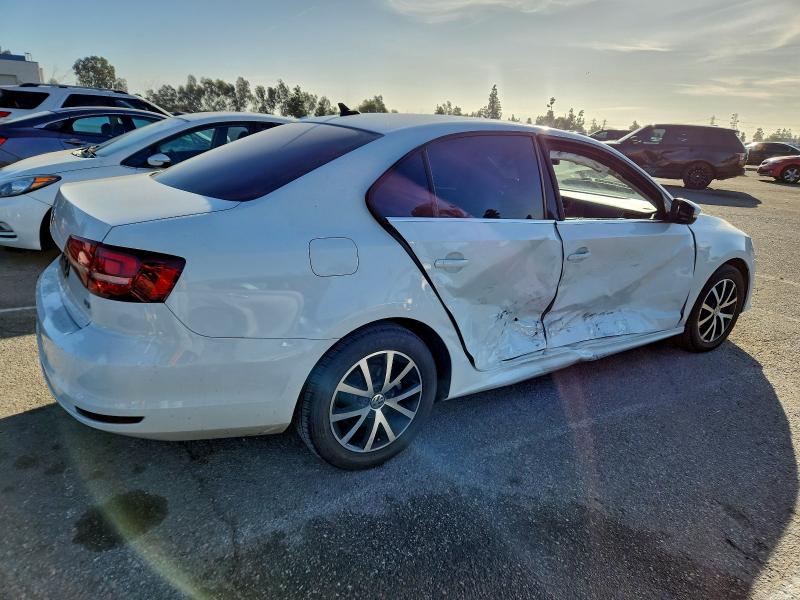 Photo 3 from auction – 2017 VOLKSWAGEN JETTA SE with VIN 3VWDB7AJ7HM308266