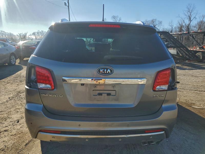 Photo 6 from auction – 2013 KIA SORENTO SX with VIN 5XYKWDA23DG312148