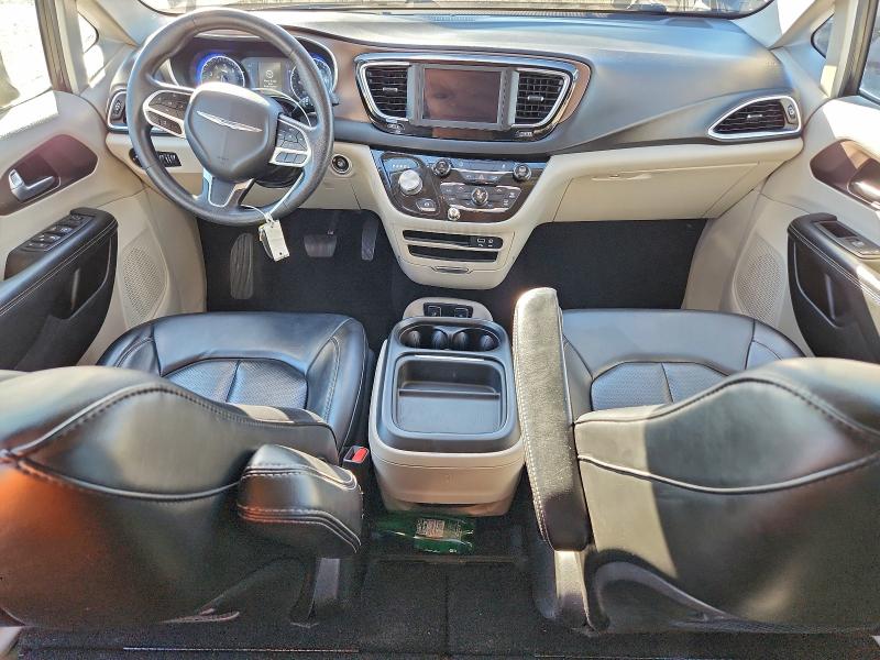 Photo 8 from auction – 2020 CHRYSLER VOYAGER LX with VIN 2C4RC1DG9LR261200