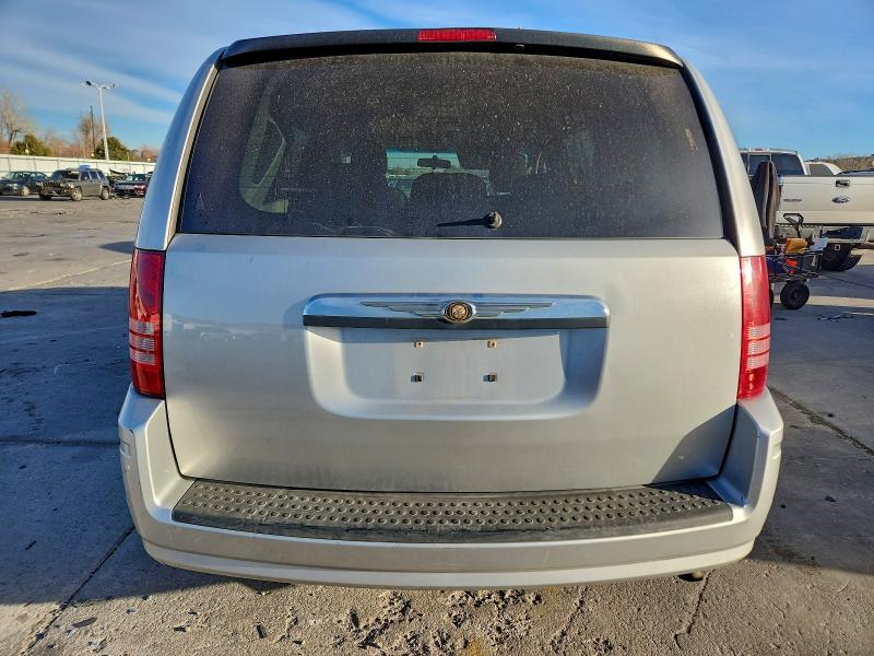 Photo 6 from auction – 2010 CHRYSLER TOWN & COU with VIN 2A4RR5D19AR234913