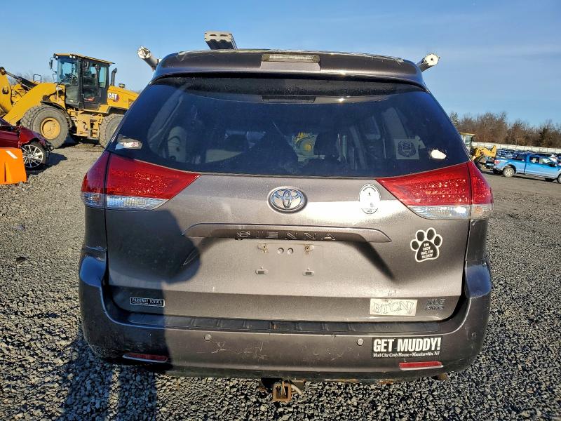 Photo 6 from auction – 2014 TOYOTA SIENNA XLE with VIN 5TDDK3DC2ES084862