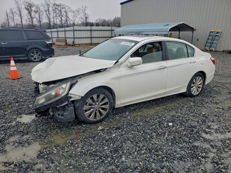 HONDA ACCORD EXL 2015 with VIN 1HGCR2F87FA084172 - Photo from auction