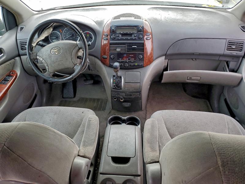Photo 8 from auction – 2004 TOYOTA SIENNA XLE with VIN 5TDZA22C24S111174