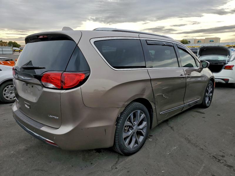 Photo 3 from auction – 2017 CHRYSLER PACIFICA L with VIN 2C4RC1GG6HR653165