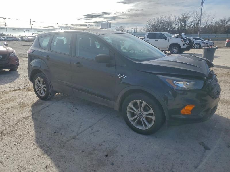 Zdjęcie 4 z aukcji – 2018 FORD ESCAPE S z VIN 1FMCU0F78JUD04074