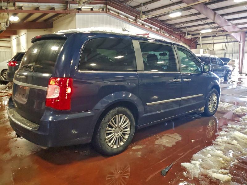 Photo 3 from auction – 2016 CHRYSLER TOWN & COU with VIN 2C4RC1CG6GR164382