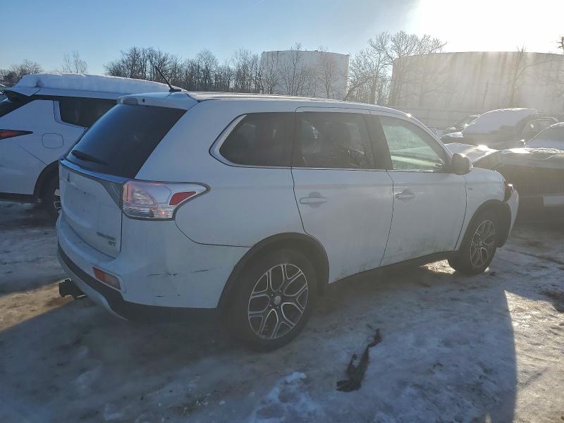 Photo 3 from auction – 2015 MITSUBISHI OUTLANDER with VIN JA4JZ4AX6FZ012651