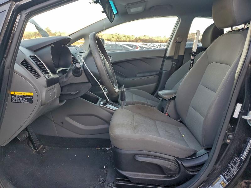Photo 7 from auction – 2017 KIA FORTE LX with VIN 3KPFK4A76HE016648