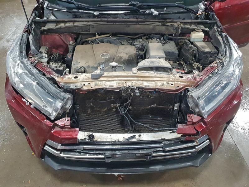 Photo 12 from auction – 2017 TOYOTA HIGHLANDER with VIN 5TDDZRFH6HS469904