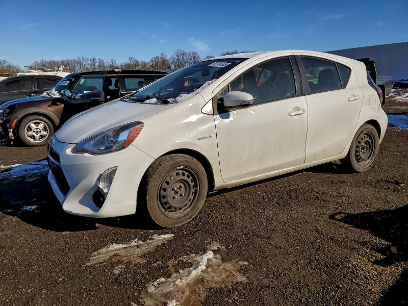 TOYOTA PRIUS C 2015 with VIN JTDKDTB30F1577250 - Photo from auction