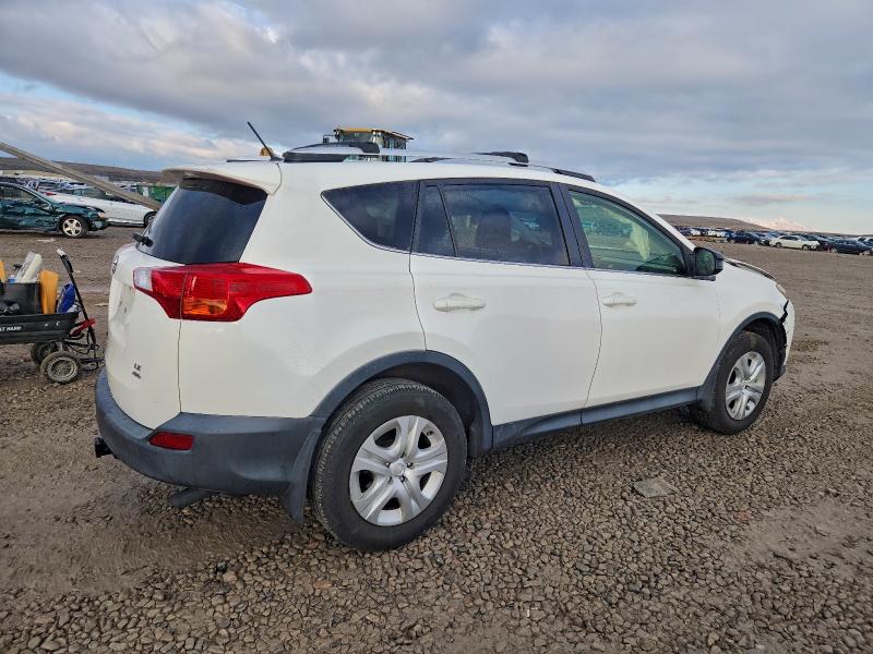 Photo 3 from auction – 2015 TOYOTA RAV4 LE with VIN JTMBFREV7FD148552