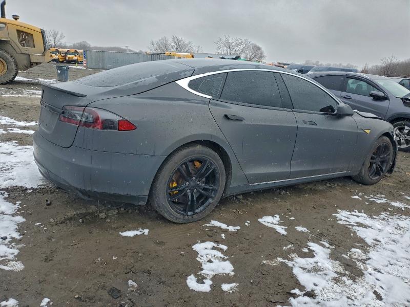Photo 3 from auction – 2014 TESLA MODEL S with VIN 5YJSA1S18EFP35271