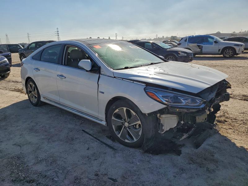 Photo 4 from auction – 2019 HYUNDAI SONATA with VIN KMHE34L36KA093643