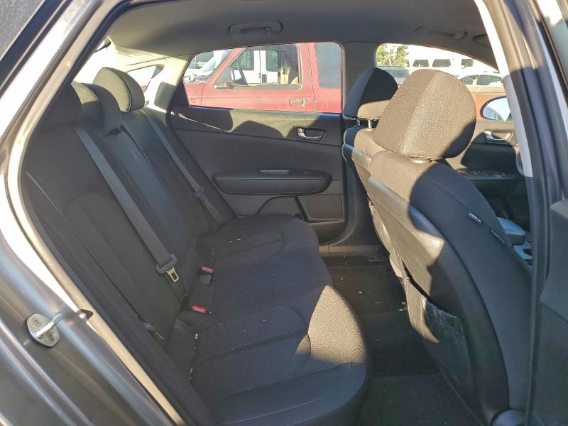 Photo 10 from auction – 2016 KIA OPTIMA LX with VIN 5XXGT4L33GG089333
