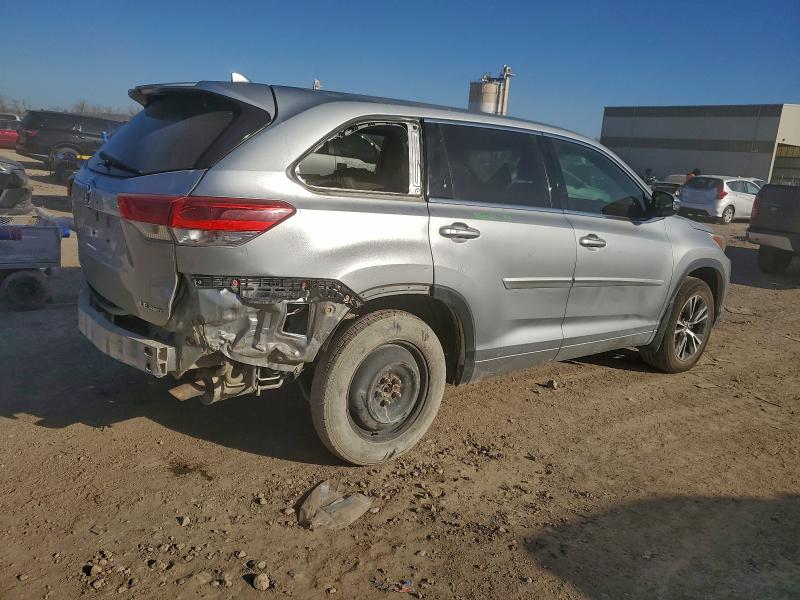 Photo 3 from auction – 2018 TOYOTA HIGHLANDER with VIN 5TDBZRFH0JS840228