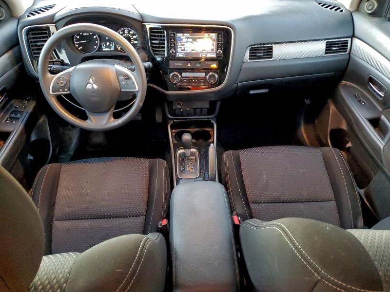Photo 8 from auction – 2018 MITSUBISHI OUTLANDER with VIN JA4AZ3A34JZ053067