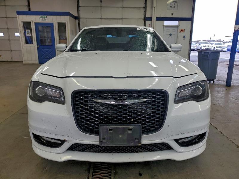 Photo 5 from auction – 2017 CHRYSLER 300 S with VIN 2C3CCABT2HH639106