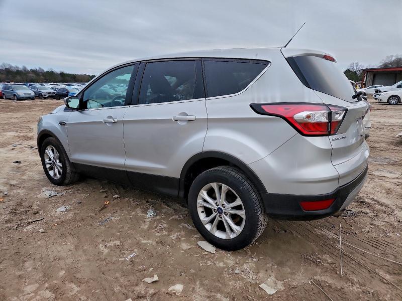 Photo 2 from auction – 2017 FORD ESCAPE SE with VIN 1FMCU0GD3HUC61083